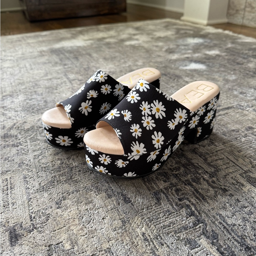 Source Unknown Black and White Mules with Striking Design